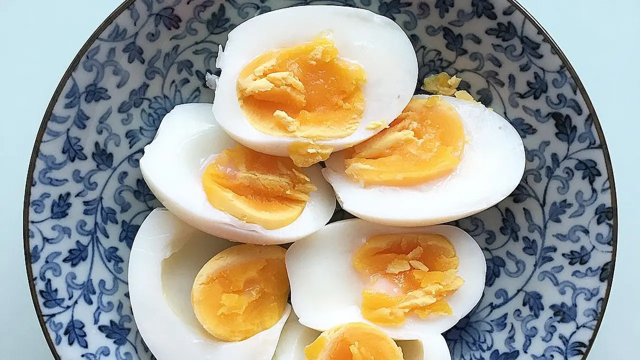 Hanya 7 Menit, Ini Cara Masak Telur Rebus Agar Matang Sempurna dan Mudah Dikupas