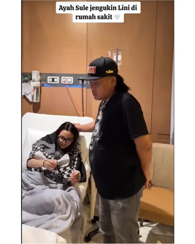 Momen Sule jenguk Mahalini di RS, kamar mewah bikin salfok netizen