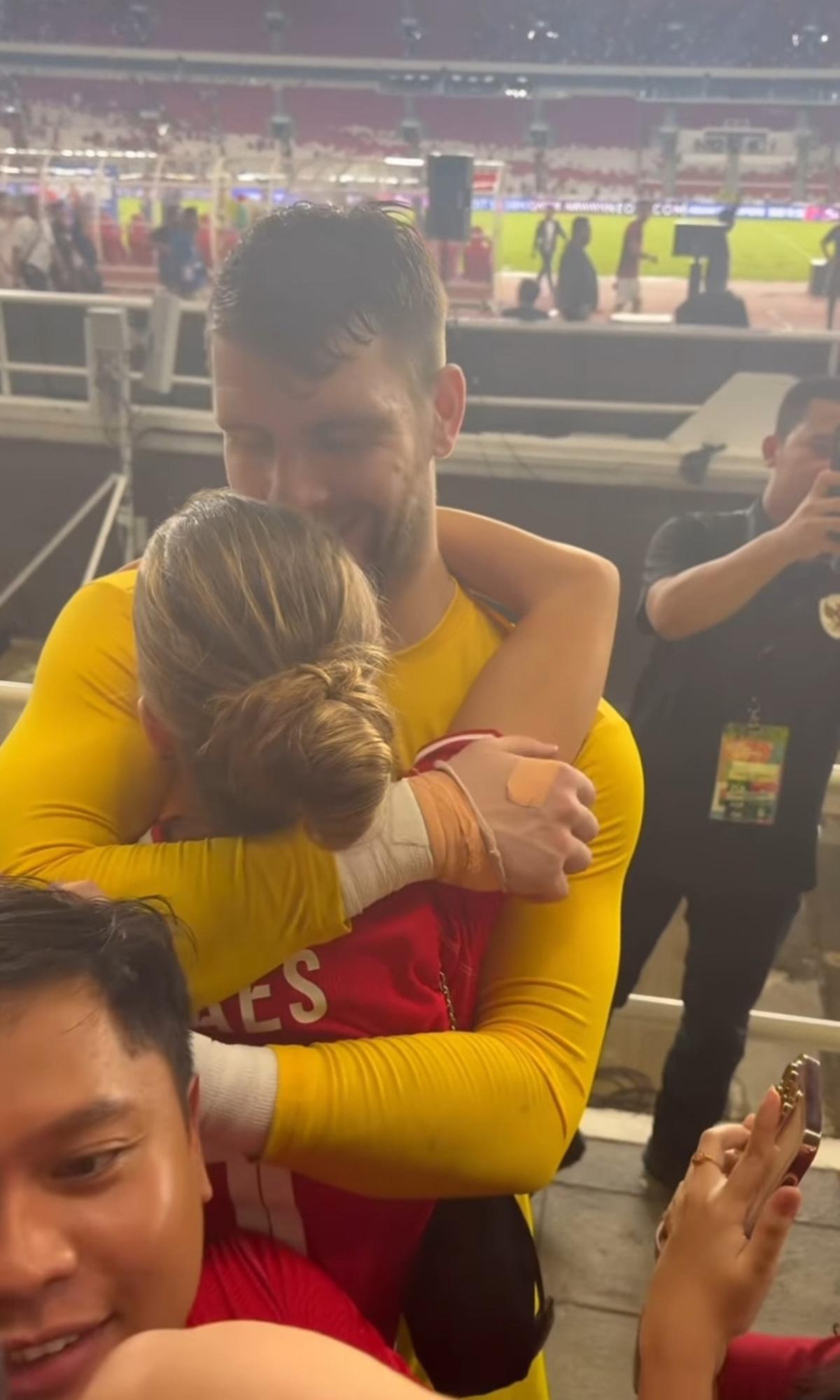 Potret Maarten Paes Kiper Timnas Indonesia yang Bucin Banget Sama Pacar, Luna Bijl Samperin ke Indonesia Untuk Beri Dukungan