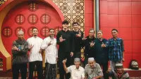 Isi Ramadan, 3 Pemain Satria Muda Kunjungi Masjid Lautze 2