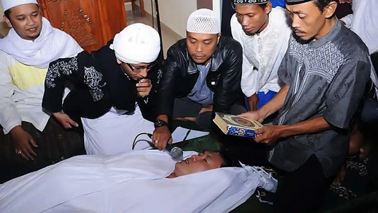Mengenal Sumpah Pocong, Pahami Akibat dan Hukumnya dalam Islam Hot