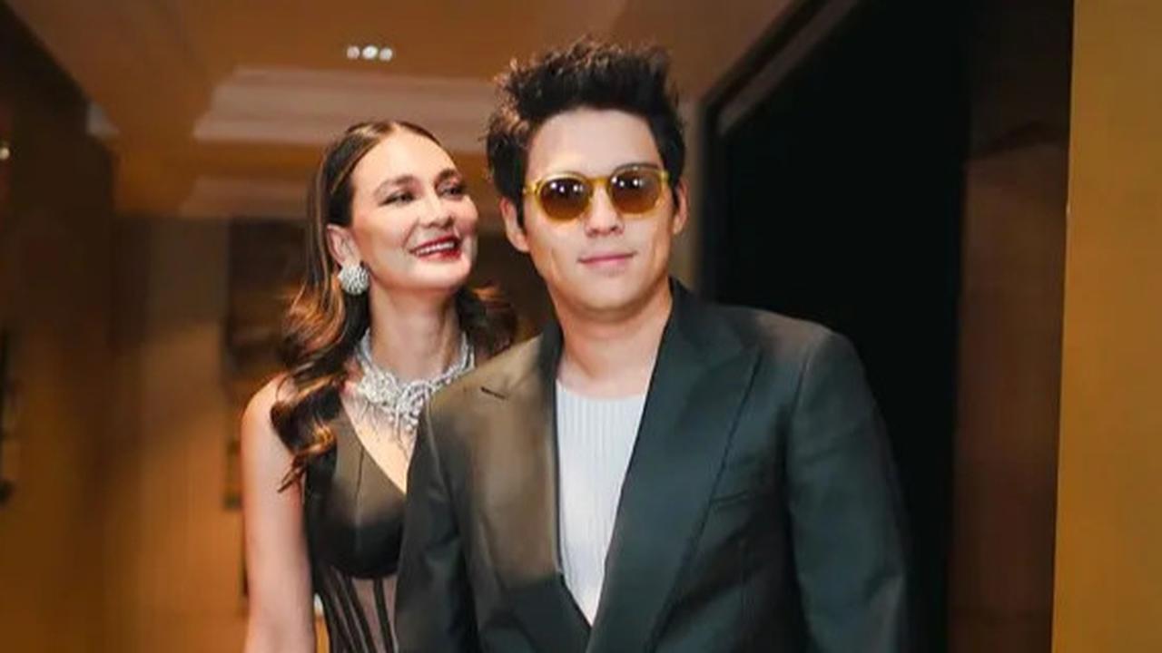 Potret Maxime Bouttier Gemetar Potong Kue Ulang Tahun Usai Dapat Kejutan dari Kru saat Promo Film 'Gundik' Bareng Luna Maya