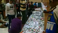 Belasan ribu butir obat kedaluarsa yang disita Polres Bekasi Kota, Kamis (22/12/2016). (Liputan6.com/Fernando Purba)