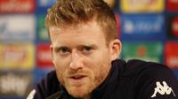 Andre Schurrle kagum pengalaman dan ketenangan gelandang MU, Bastian Schweinsteiger). (Reuters/Carl Recine)