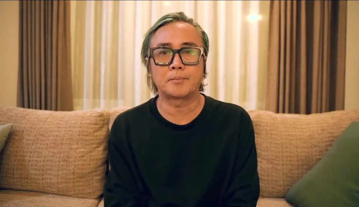 Thomas Ramadhan bassis grup band Gigi mengeluhkan tagihan air yang melonjak hingga jutaan. Padahal, ia mengaku rumahnya hanya dihuni dua orang dan juga tidak digunakan untuk usaha. [Instagram/thomasramdhan]