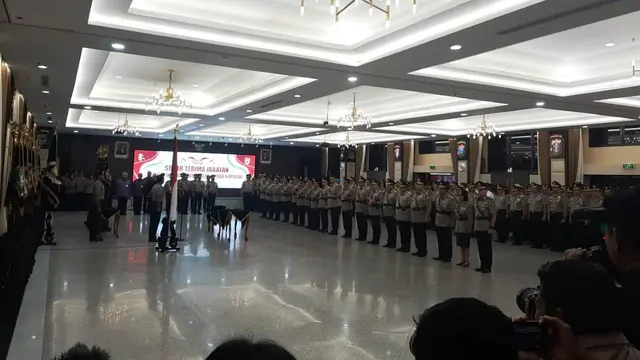 Kapolri Jenderal Pol Idham Azis melantik sejumlah pejabat tinggi di lingkungan kepolisian, Selasa (11/2/2020) pagi ini