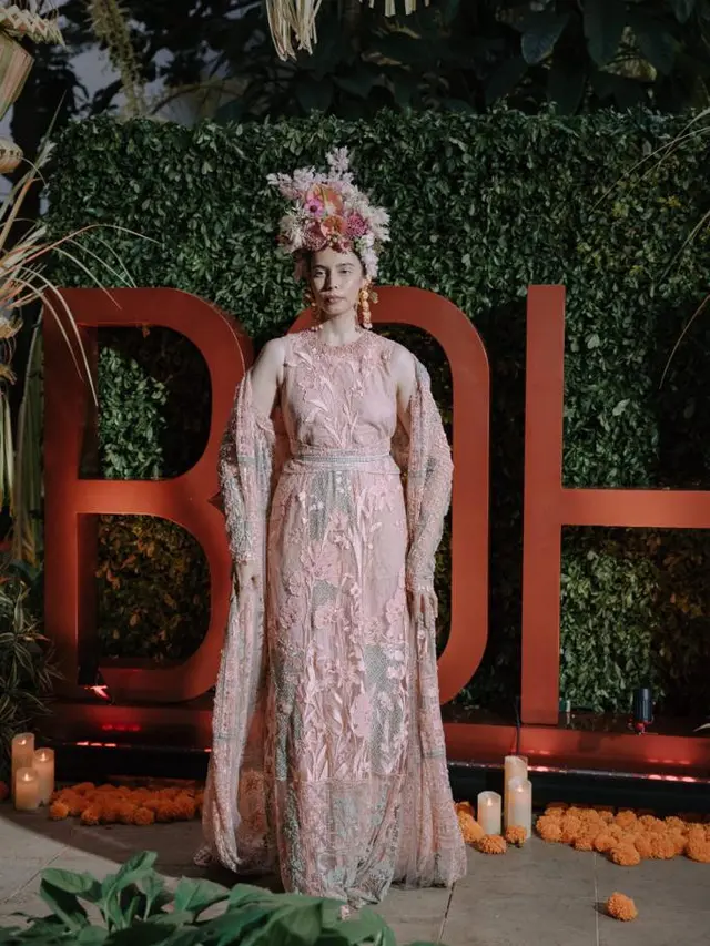 BOHplay Tampilkan Keanggunan Busana Lace Motif Floral Penuh Warna