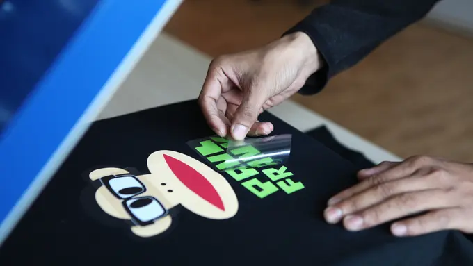 Berkreasi sendiri di gerai fashion asal Amerika Serikat