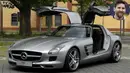 Mercedes-Benz SLS AMG dengan ciri khasnya yaitu pintu gullwing menjadi salah satu koleksi mobil eksotis Lionel Messi. Sebagai jelmaan modern dari Mercedes-Benz 300SL, kini mobil ini memiliki harga hampir 642.490 ribu USD atau setara Rp10 miliar. (Source: carhp.com)