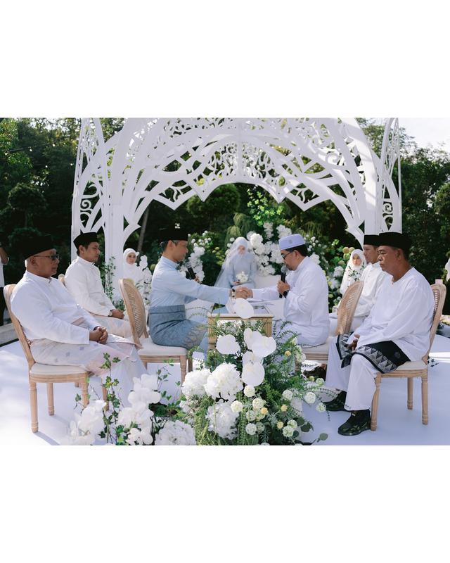 Mantan istri Engku Emran menikah maharnya pohon emas 102 gram, intip 6 potret dekorasi pernikahannya