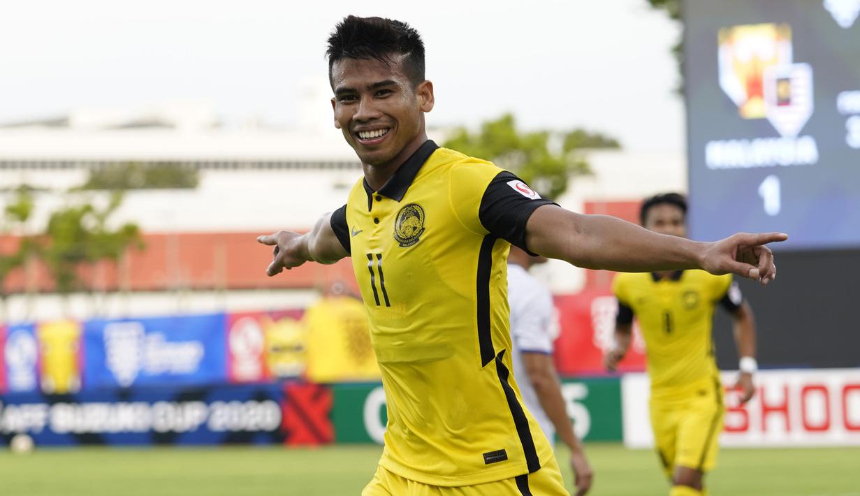 Nama pertama ada Safawi Rasid. Meski gagal mengantarkan Malaysia ke babak semifinal, ia berhasil menjadi salah satu top skor di ajang Piala AFF 2020. Safawi tercatat telah melesatkan empat gol, dengan rincian, satu gol kegawang Kamboja dan hattrick saat melawan Laos. (affsuzukicup)