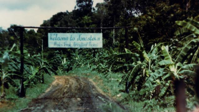 Gerbang masuk menuju kota sekte maut Jonestown di Guyana (Wikimedia Commons)