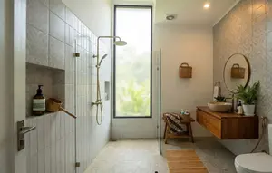 8 Model Kamar Mandi dengan Jendela Tinggi agar Tetap Mendapat Cahaya