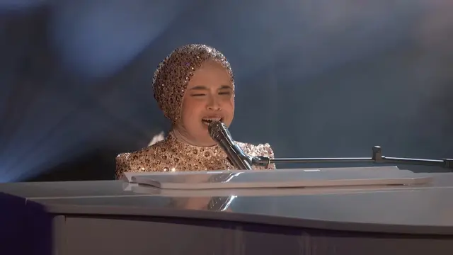 Putri Ariani Buat Simon Cowell dan Tiga Juri America's Got Talent 2023 di Babak Semifinal Speechless, Dianggap Punya Suara Bak Malaikat (Tangkapan layar YouTube/ America's Got Talent)