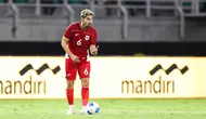 Bek kanan Timnas Indonesia, Sandy Walsh, beraksi dalam pertandingan FIFA Matchday melawan Chinese Taipei di Stadion Gelora Bung Tomo, Surabaya, Jumat (5/9/2025).