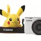 Kemasan khusus Canon EOS M10 yang kini dibanderol bersama boneka Pikachu