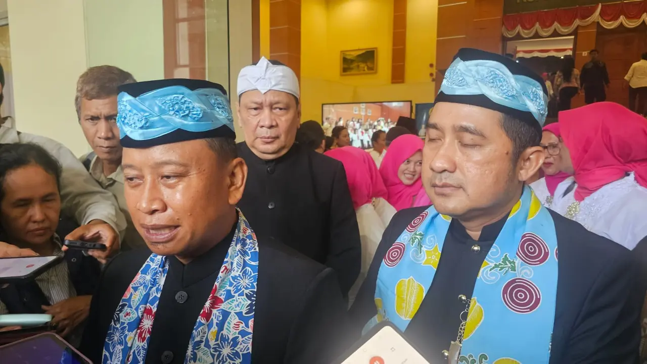 Wali Kota Depok Supian Suri usai mengikuti rapat paripurna di DPRD Kota Depok, Jawa Barat.