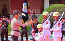 Irjen Pol. Agus Wijayanto Resmi Jabat Kapolda Kaltara, Terima Pataka "Ngelimut Mengka Peguna"