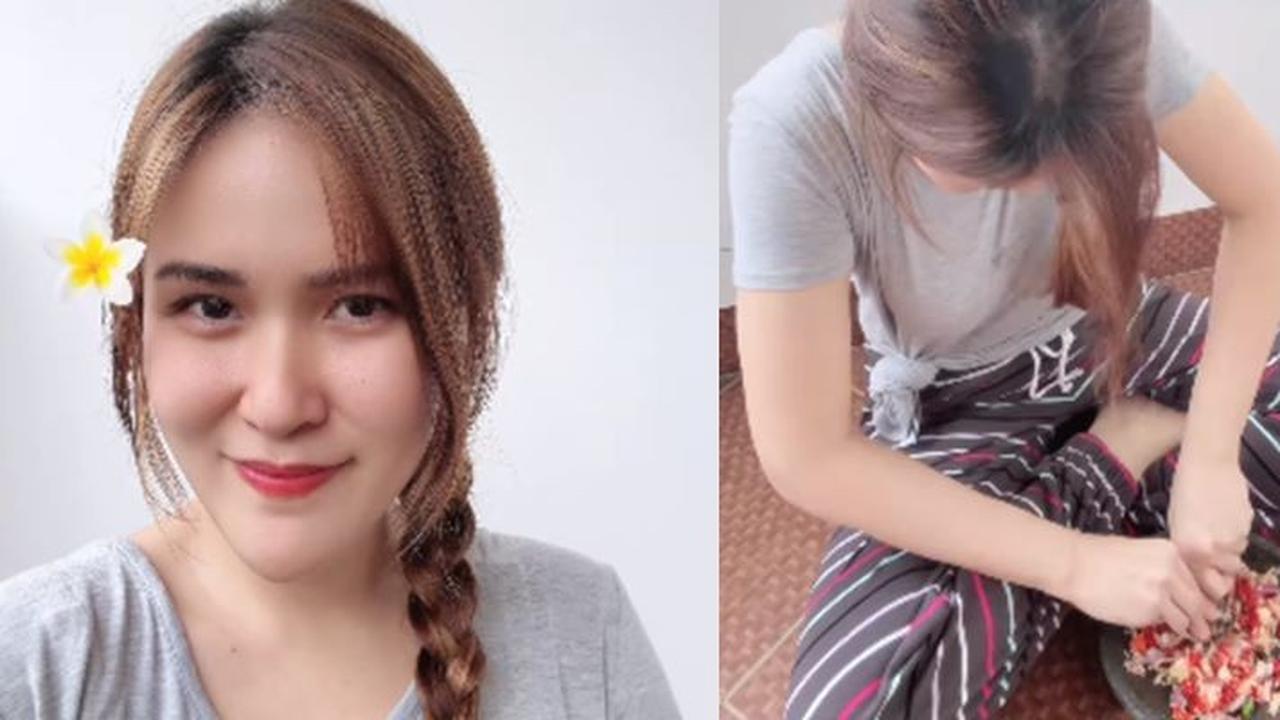 Jessica Wongso Duduk Lesehan Sambil Ngulek Sambal, Penampilannya Sederhana Cuma Pakai Kaos Oblong Tapi Cantik