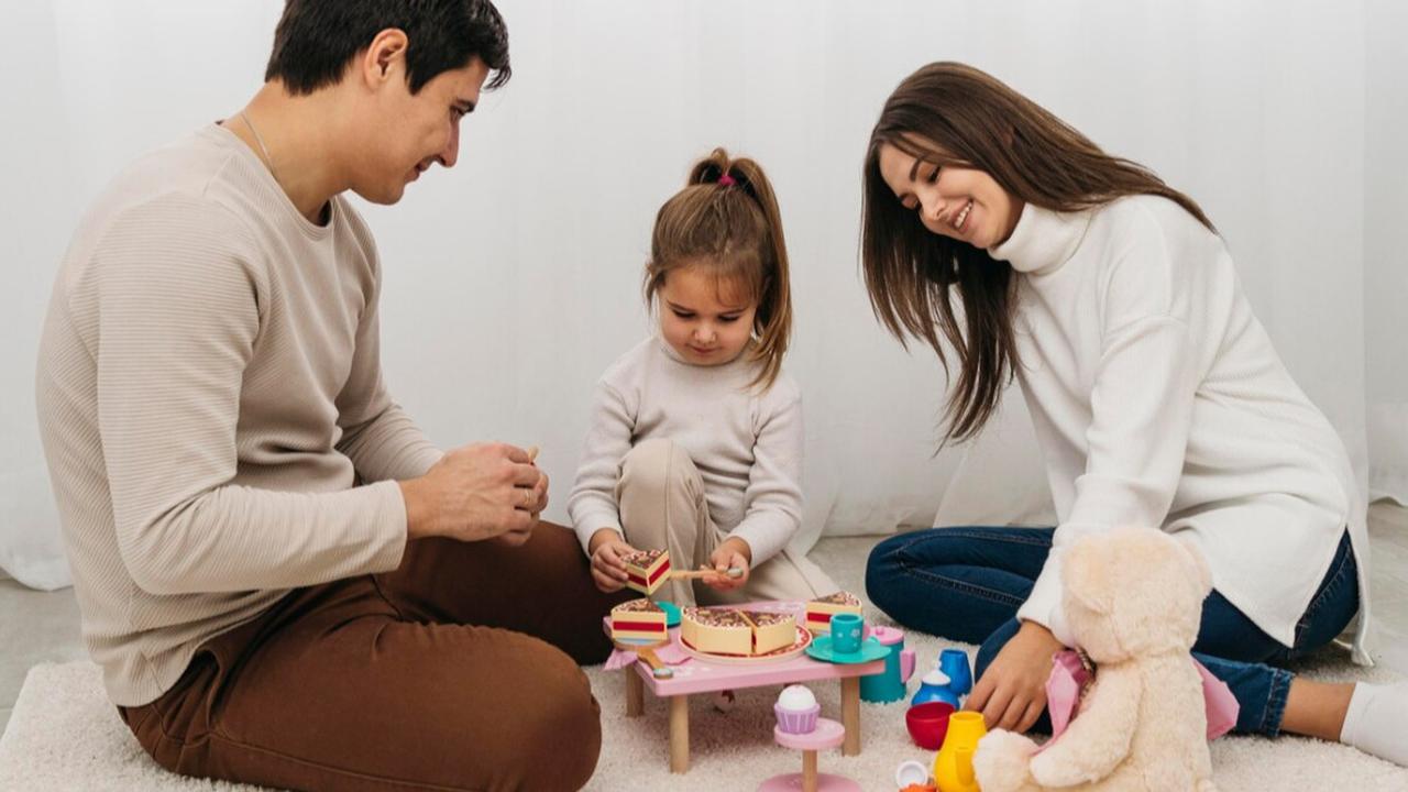 Bermain dengan Anak: Tips Mempererat Ikatan Keluarga Sambil Tetap Aktif