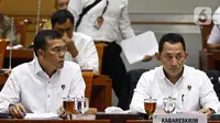 Kabareskrim Polri Komjen Pol Listyo Sigit Prabowo (kanan) saat rapat dengar pendapat (RDP) dengan Komisi III DPR di Kompleks Parlemen, Jakarta, Rabu (19/2/2020). RDP membahas penjualan kondensat jatah negara yang melibatkan Presiden Direktur PT TPPI Honggo Wendratno. (Liputan6.com/Johan Tallo)