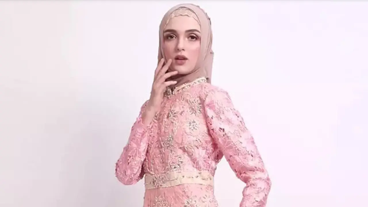 Gamis Brokat Motif Bunga