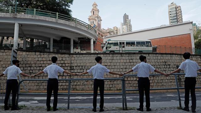 Siswa di Hong Kong Bentuk Rantai Manusia
