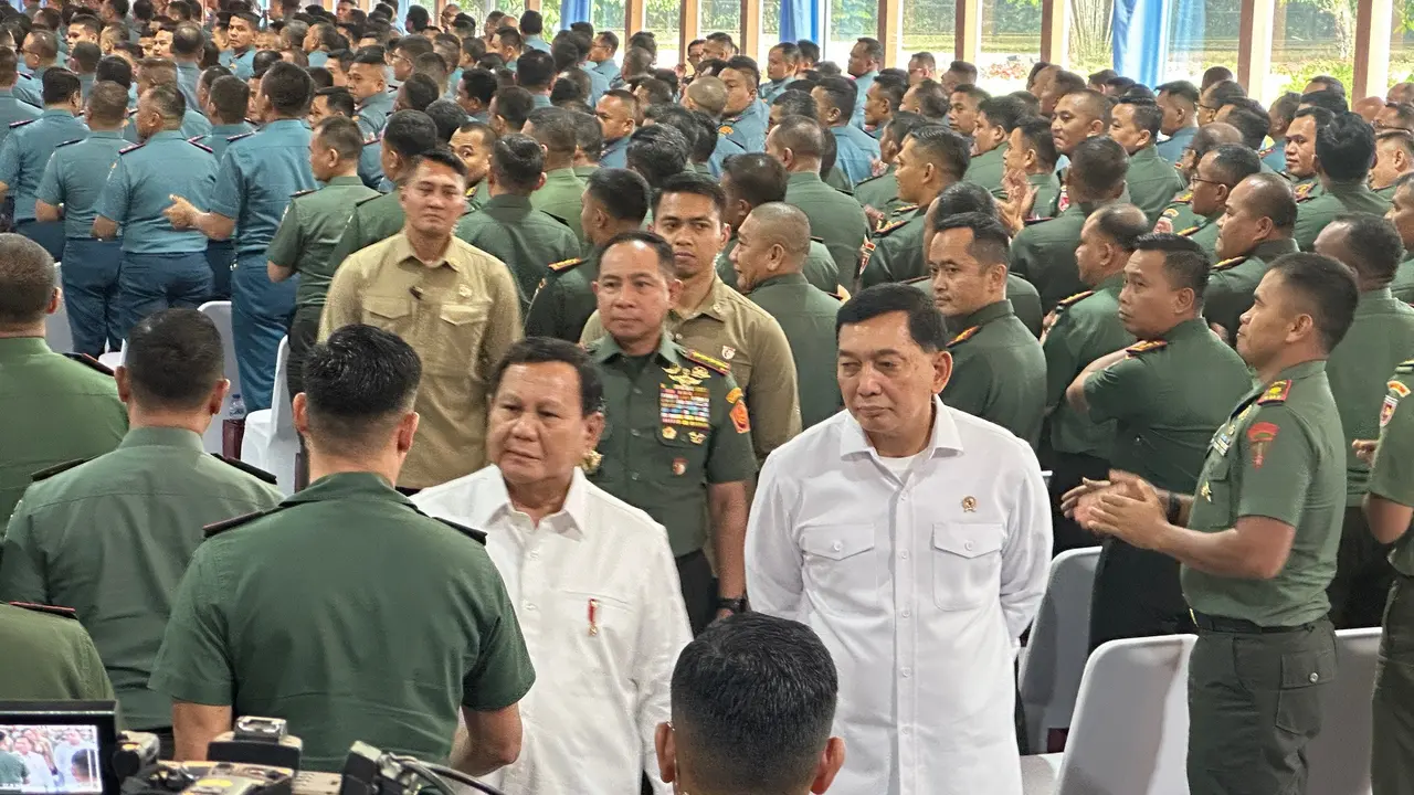 Prabowo Kumpulkan Perwira TNI di Istana Bogor