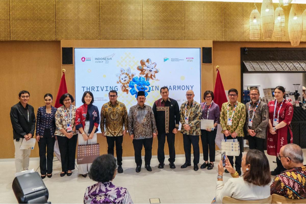 Menteri Ekraf Teuku Riefky Harsya saat menghadiri seremoni penutupan paviliun Indonesia di Osaka, Jepang