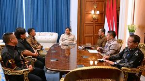 Bertemu Prabowo, Panglima Jilah Cerita Peladang Dayak Kerap Disalahkan soal Karhutla