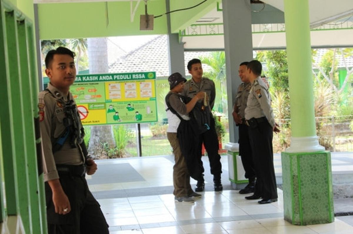 Polisi bersenjata kawal Tosan jalani foto rontgen