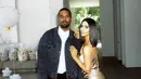 Kim Kardashian dan Kanye West tengah merayakan ulang tahun pernikahan ke-4. Mereka berdua memang kerap tampil mesra. (instagram/kimkardashian)