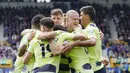 Kemenangan atas Everton membuat Manchester City makin dekat dengan gelar juara Premier League. Man City unggul empat poin setelah dalam pertandingan lain, Arsenal yang menjadi rival menuju juara justru takluk 0-3 dari Brighton. (AP Photo/Jon Super)