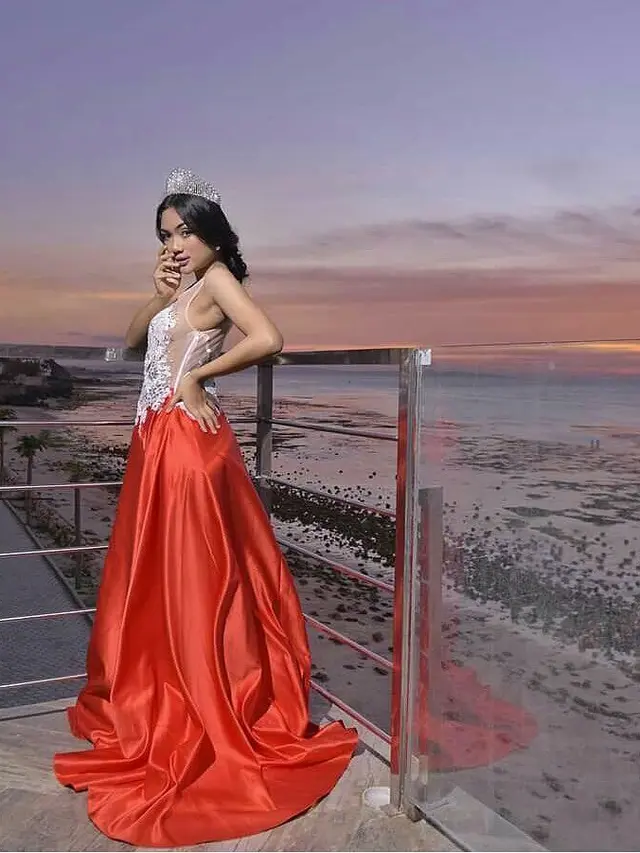 [Bintang] Punya Kulit Eksotis, Ini 5 Gaya Marion Jola Tunjukkan Body Goals