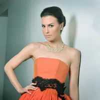 Dari segi manapun, Sophia Latjuba memang layak dianggap cantik.