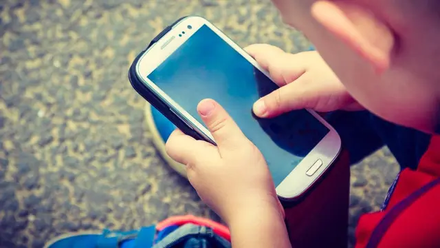 Awas, Gadget Sebabkan Mata Kering pada Anak
