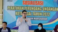 Politikus Muda PAN Rizki Aljupri (berdiri) bersama 9 politikus muda sari sejumlah partai diundang berkunjung ke Negeri Paman Sam oleh Kementerian Luar Negeri Amerika Serikat.