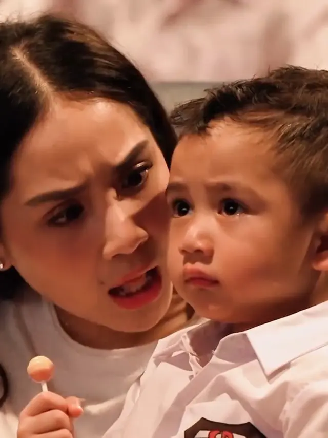 Anak artis pakai seragam SD (Instagram/falconpictures)