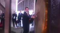 Menteri Luar Negeri yang juga merangkap sebagai Wakil Perdana Menteri Denmark, Kristian Jensen di Masjid Istiqlal. (Liputan6.com/Andreas Gerry Tuwo)