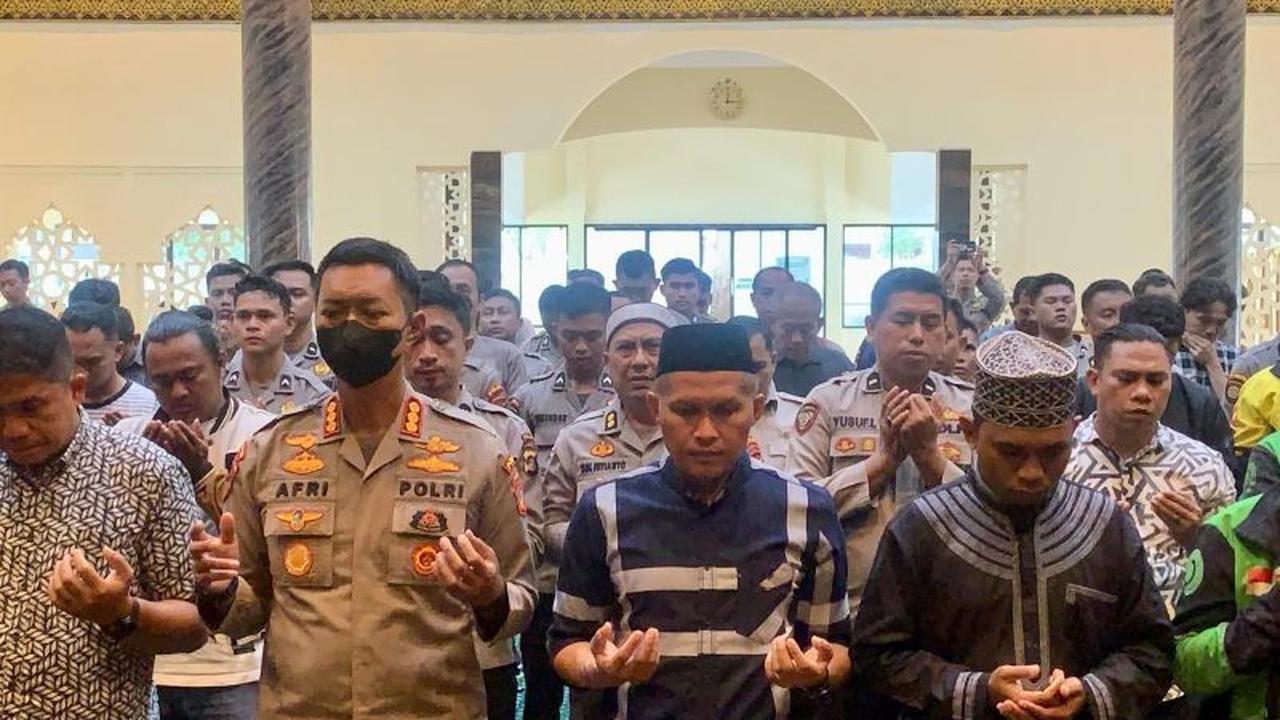 Mengapa Polda Gorontalo Gelar Salat Gaib untuk Korban Demonstrasi? Bentuk Belasungkawa Mendalam