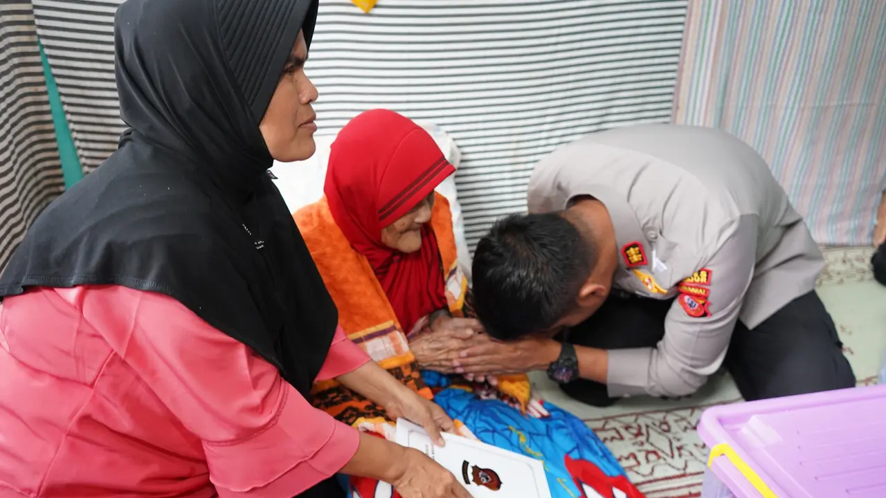 Keluarga pelaku pencurian sekaligus korban penganiayaan di Cianjur. (Liputan6.com/Fira Syahrin)