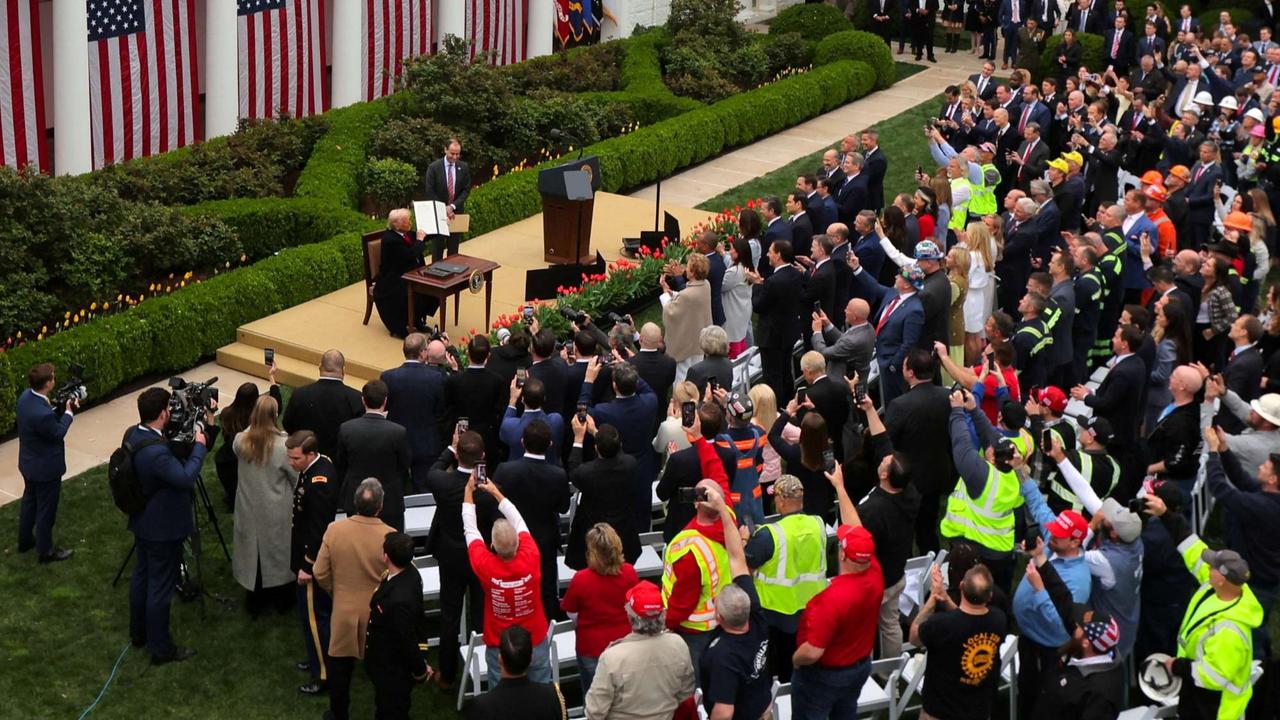 Donald Trump ungkap daftar negara kena tarif timbal balik AS, ada Indonesia!