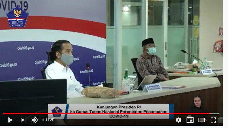 Presiden Jokowi mengunjungi kantor Gugus Tugas Percepatan Penanganan Covid-19 yang berada di BNPB, Rabu (10/6/2020).