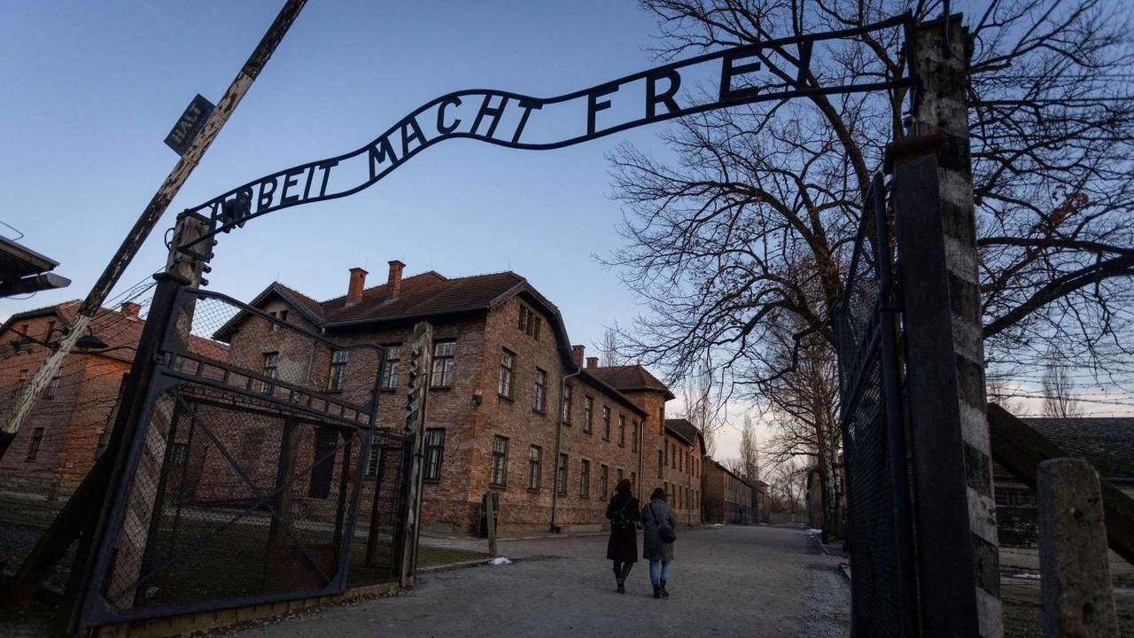 Tembok Kematian Saksi Bisu Kekejaman Nazi Eksekusi Korban Holocaust di Kamp Konsentrasi Auschwitz Polandia
