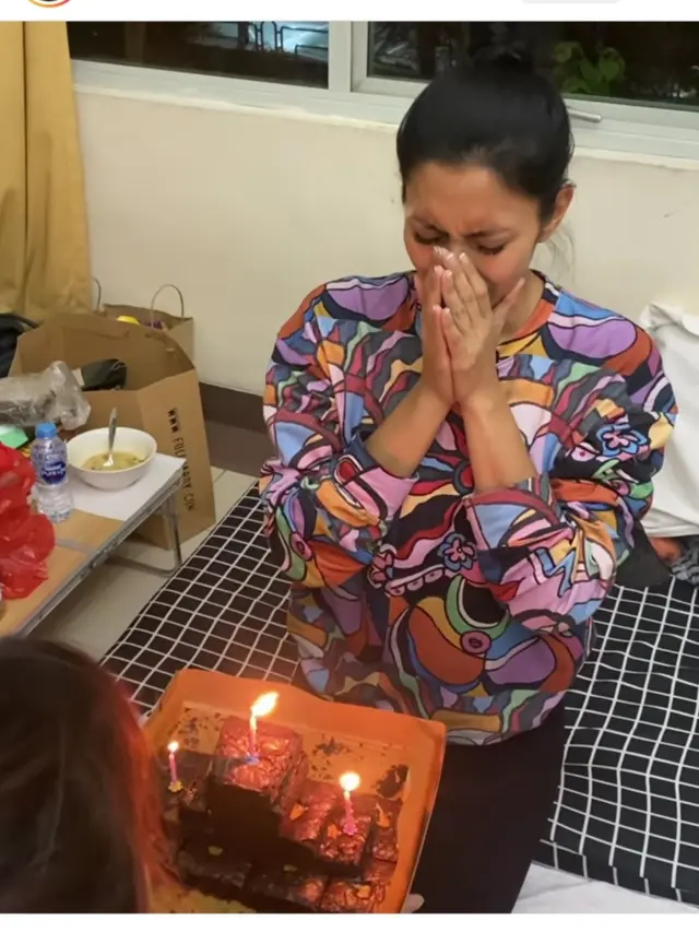 Momen ultah Tyas Mirasih ke-36 dirayakan di kamar RS tempat ibunya dirawat (Foto: instagram papham)