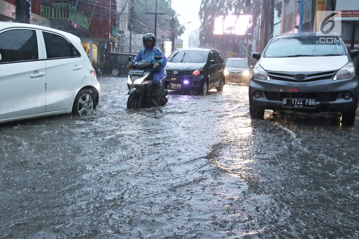 Diguyur Hujan Deras, Kemang Kembali Tergenang