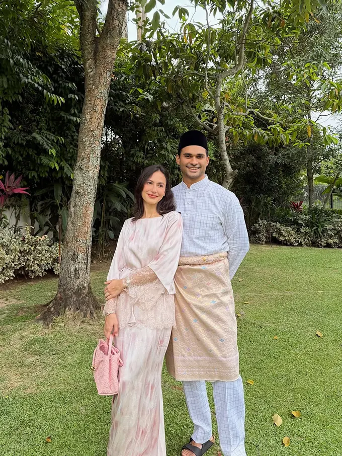 Pevita Pearce dan Mirzan Meer Kompak Pakai Busana Melayu, Tampil Serasi dalam Nuansa Lebaran yang Elegan