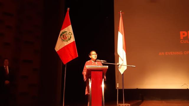 Menteri Pemberdayaan Perempuan dan Perlindungan Anak RI, Yohana Yembise berpidato pada Peru National Day dan Peru Cultura 2019 (Rizki Akbar Hasan / Liputan6.com)