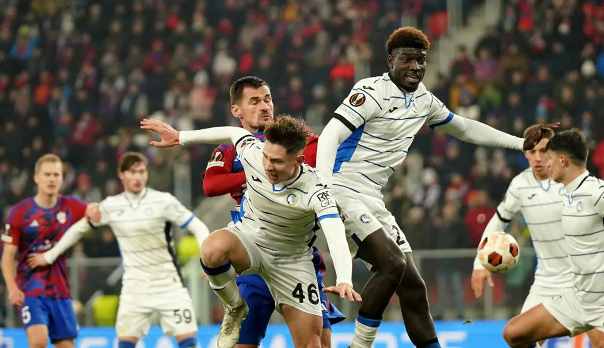 Atalanta bersaing dengan Sporting memperebutkan posisi juara grup di laga pamungkas babak penyisihan. (MACIEK SKOWRONEK/AFP)