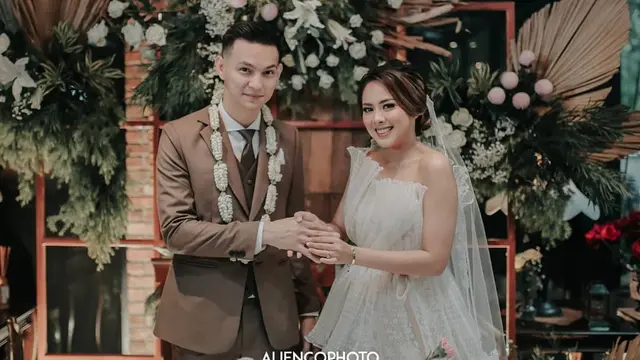 7 Momen Bahagia Pernikahan Marcell Darwin dan Nabila Faisal yang Digelar Intim